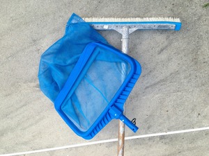 Оборудование для пластикового бассейна, щетки и сачки